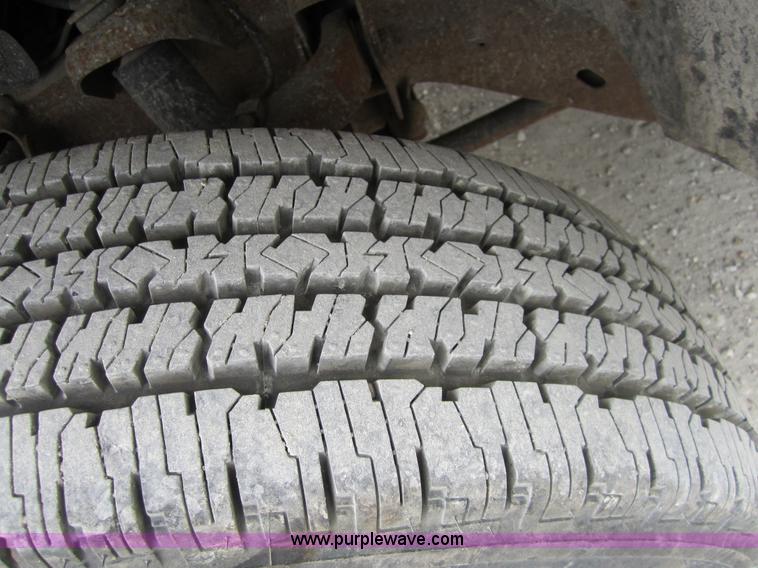 image for item 4378 2002 GMC Sierra 2500HD pickup truck