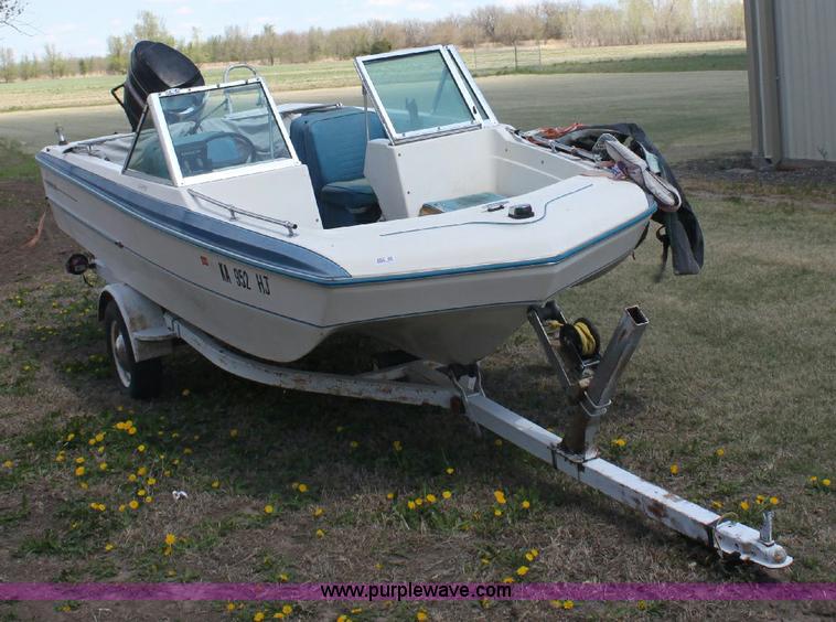 image for item 6082 1976 Invader Capri 16' open bow boat