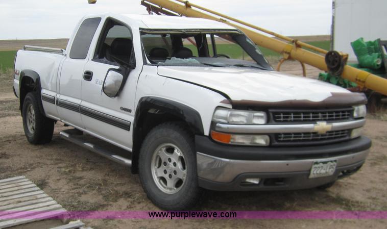 image for item 6417 2000 Chevrolet 1500 Silverado pickup truck