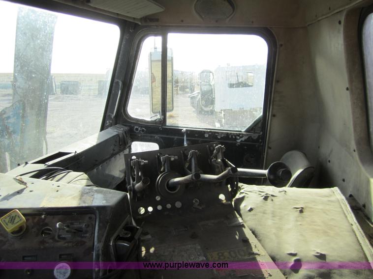 image for item 6419 1990 Peterbilt 320 refuse truck