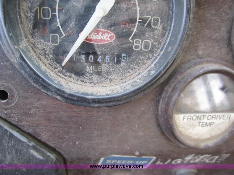 image for item 6419 1990 Peterbilt 320 refuse truck