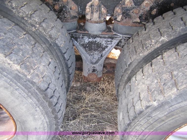 image for item 6419 1990 Peterbilt 320 refuse truck