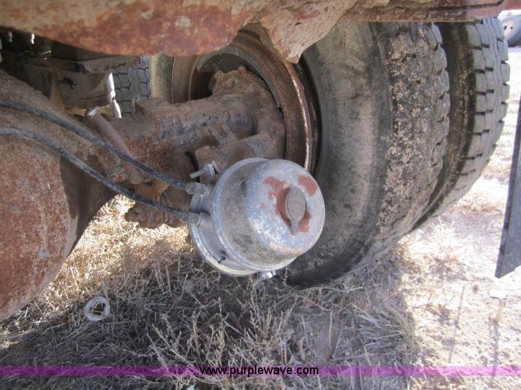 image for item 6419 1990 Peterbilt 320 refuse truck