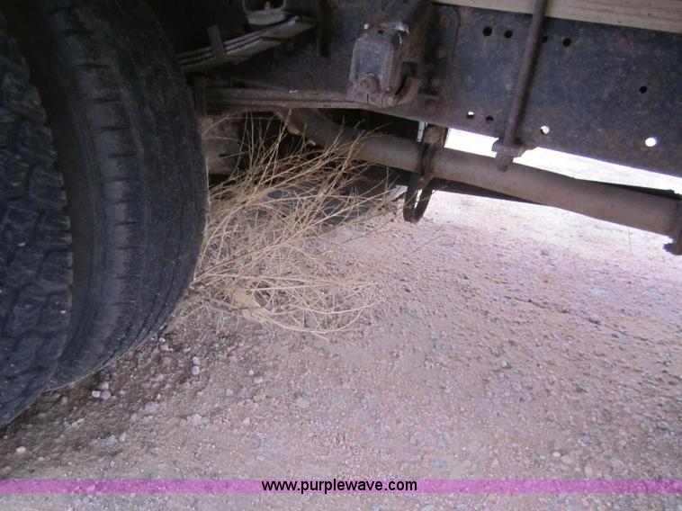 image for item 6424 1994 Mitsubishi box truck