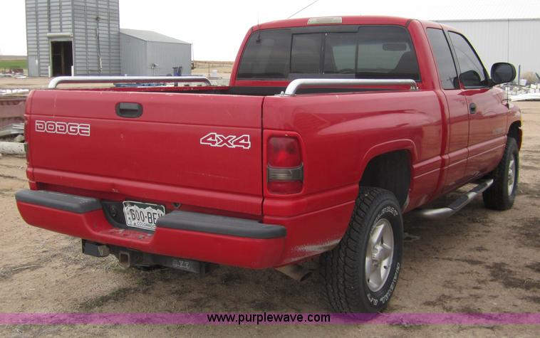 image for item 6426 2001 Dodge 1500 pickup truck