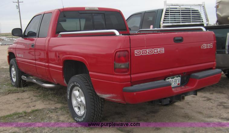 image for item 6426 2001 Dodge 1500 pickup truck