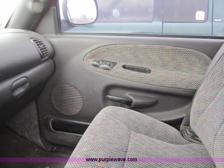 image for item 6426 2001 Dodge 1500 pickup truck