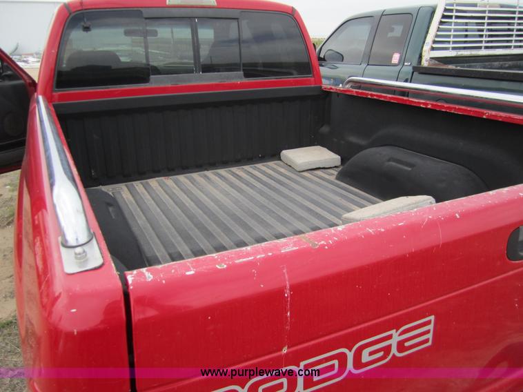 image for item 6426 2001 Dodge 1500 pickup truck