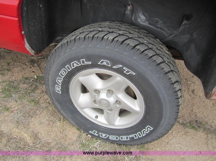 image for item 6426 2001 Dodge 1500 pickup truck