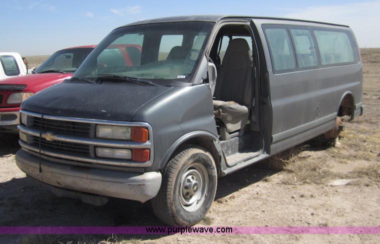 image for item 6460 2000 Chevrolet Express G3500 van