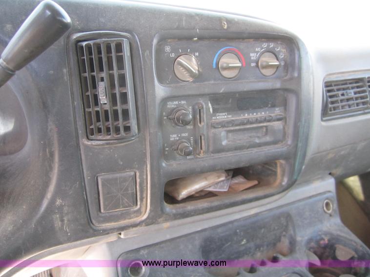 image for item 6460 2000 Chevrolet Express G3500 van