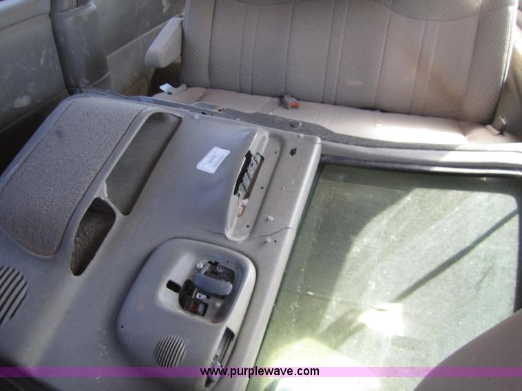 image for item 6460 2000 Chevrolet Express G3500 van