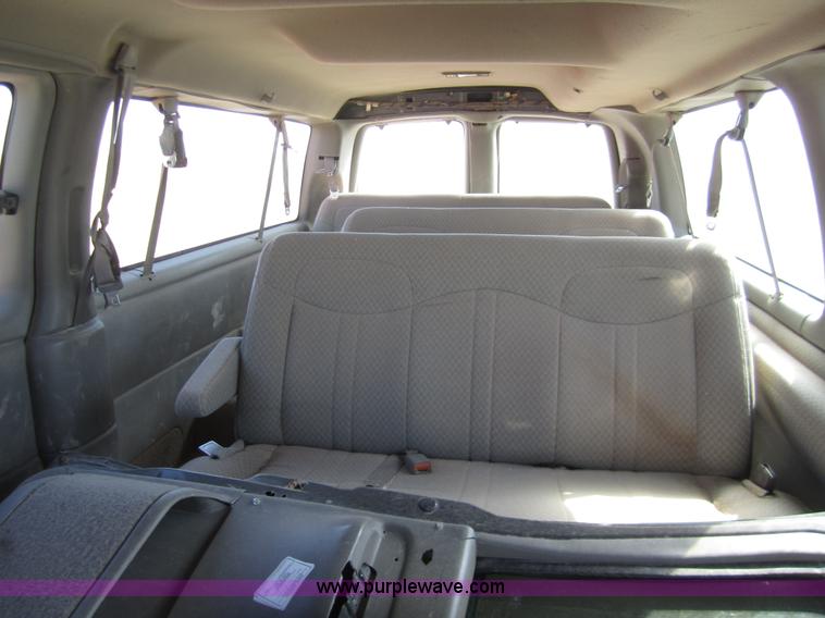 image for item 6460 2000 Chevrolet Express G3500 van