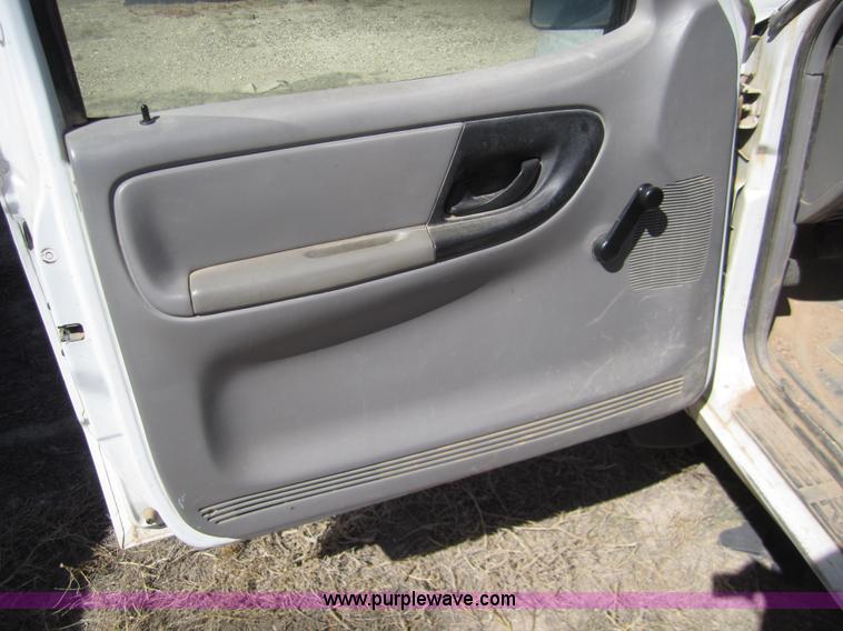 image for item 6463 1999 Ford Ranger pickup truck