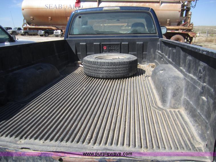 image for item 6464 2001 Dodge Ram 1500 pickup truck