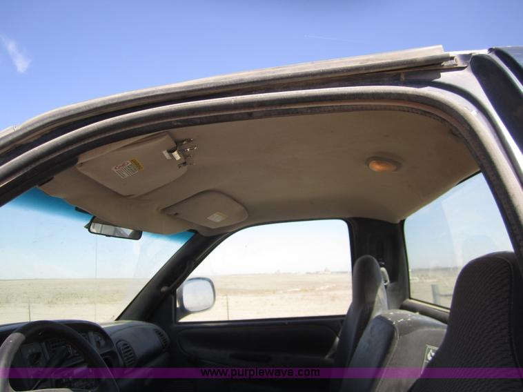 image for item 6464 2001 Dodge Ram 1500 pickup truck