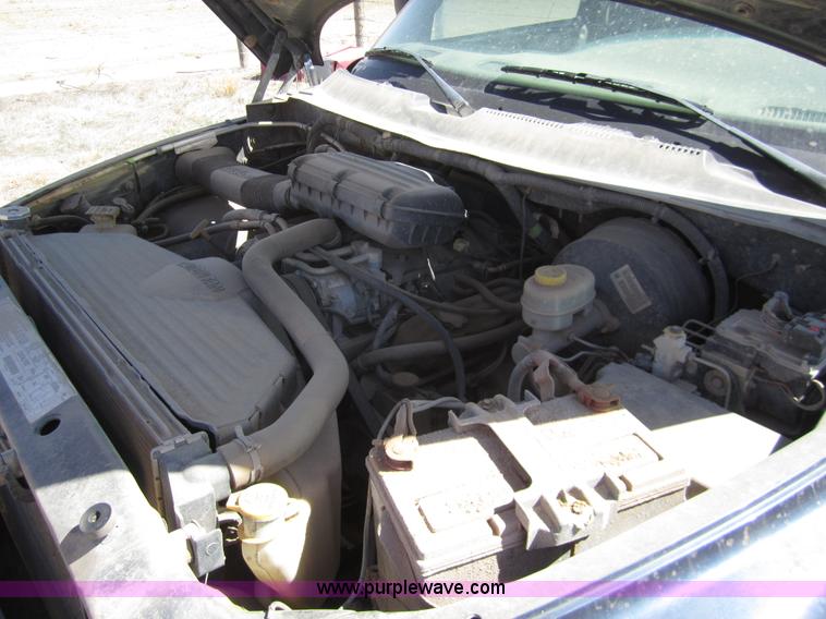 image for item 6464 2001 Dodge Ram 1500 pickup truck