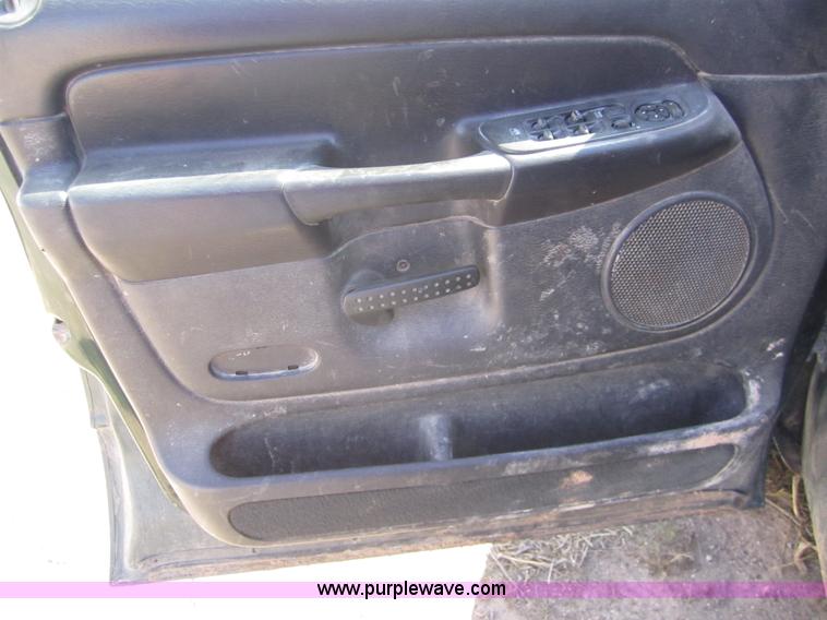 image for item 6466 2002 Dodge Ram 1500 SLT quad cab pickup truck