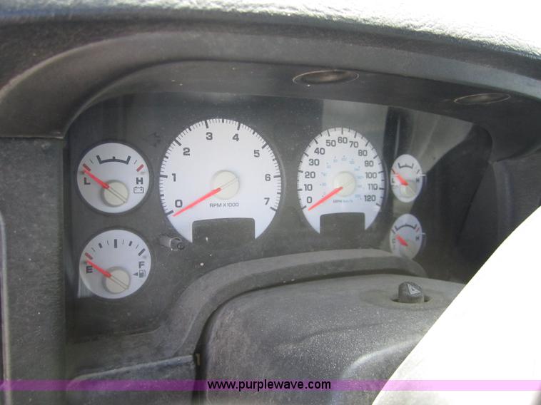 image for item 6466 2002 Dodge Ram 1500 SLT quad cab pickup truck