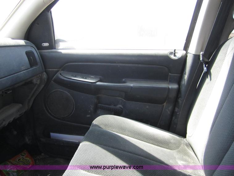 image for item 6466 2002 Dodge Ram 1500 SLT quad cab pickup truck