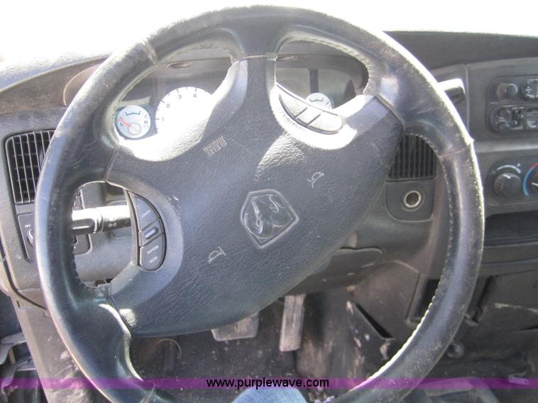 image for item 6466 2002 Dodge Ram 1500 SLT quad cab pickup truck