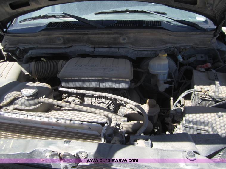 image for item 6466 2002 Dodge Ram 1500 SLT quad cab pickup truck