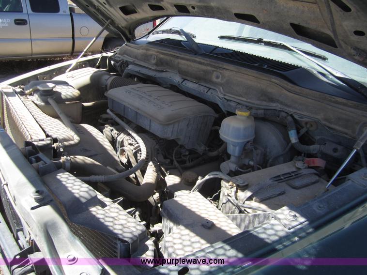 image for item 6466 2002 Dodge Ram 1500 SLT quad cab pickup truck