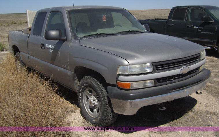 image for item 6467 2000 Chevrolet Silverado K1500 extended cab pickup truck