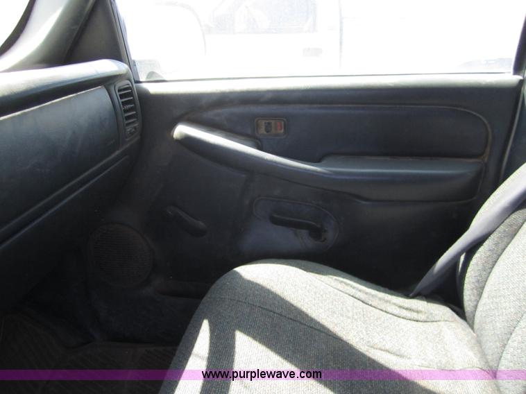 image for item 6467 2000 Chevrolet Silverado K1500 extended cab pickup truck