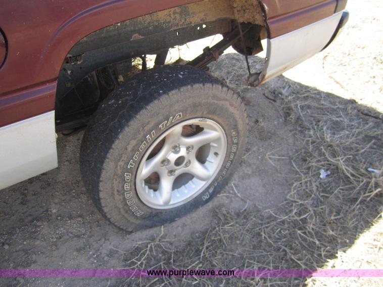 image for item 6469 2001 Dodge Ram 1500 quad cab pickup truck