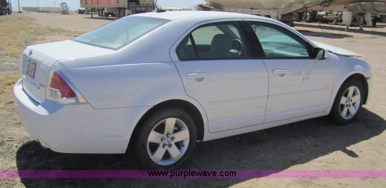 image for item 6474 2007 Ford Fusion SE