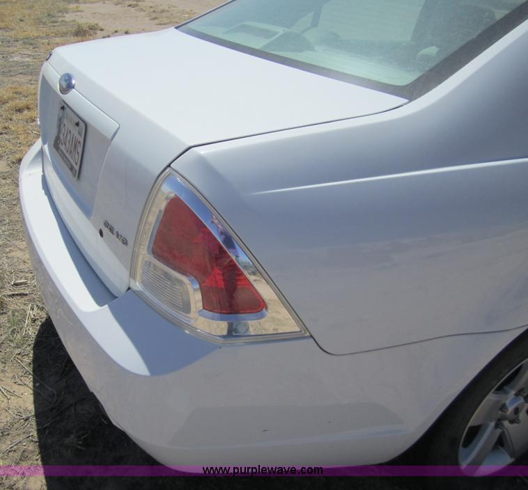image for item 6474 2007 Ford Fusion SE