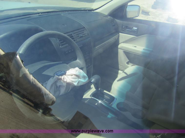 image for item 6474 2007 Ford Fusion SE
