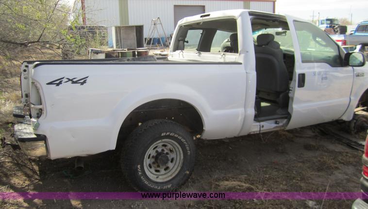 image for item 6487 2004 Ford F250 pickup truck