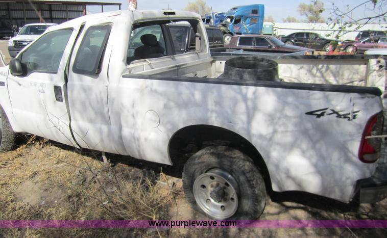 image for item 6487 2004 Ford F250 pickup truck