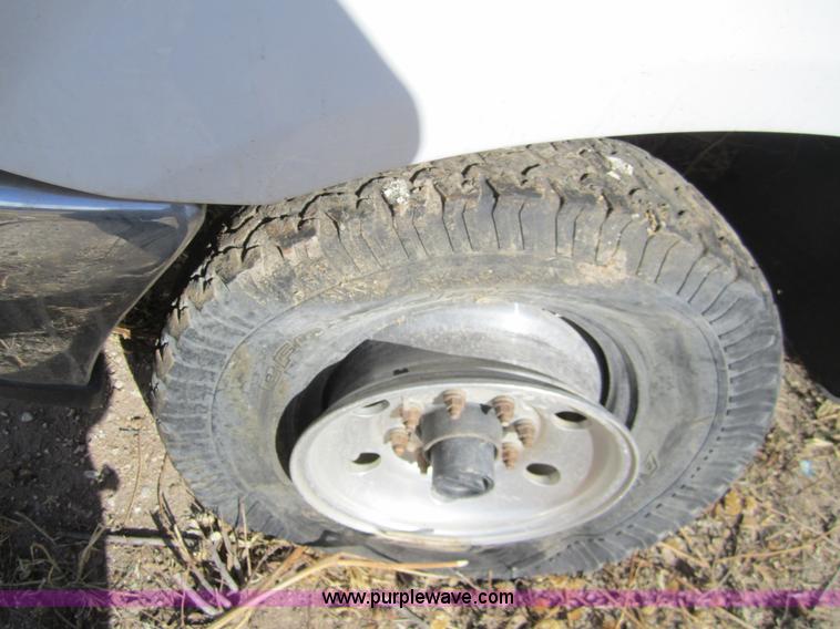 image for item 6487 2004 Ford F250 pickup truck