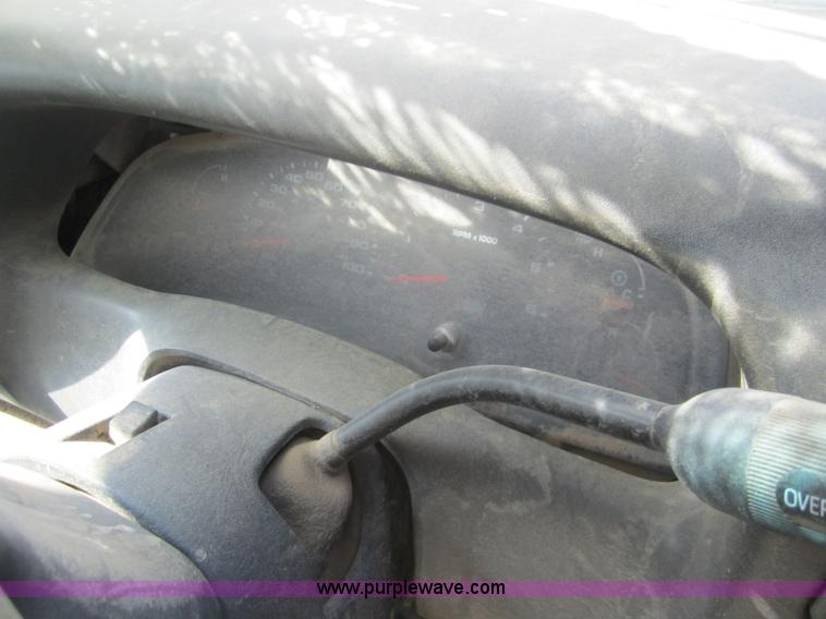 image for item 6487 2004 Ford F250 pickup truck