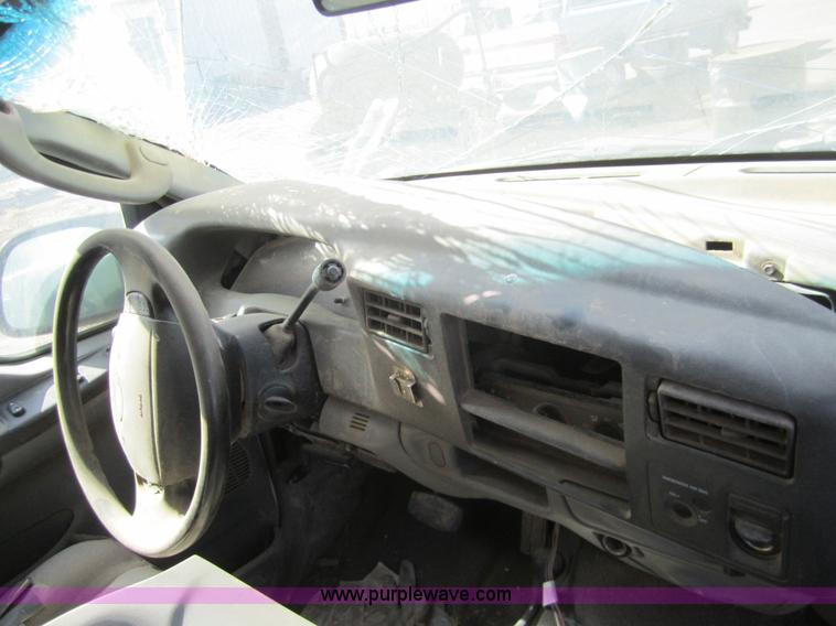 image for item 6487 2004 Ford F250 pickup truck