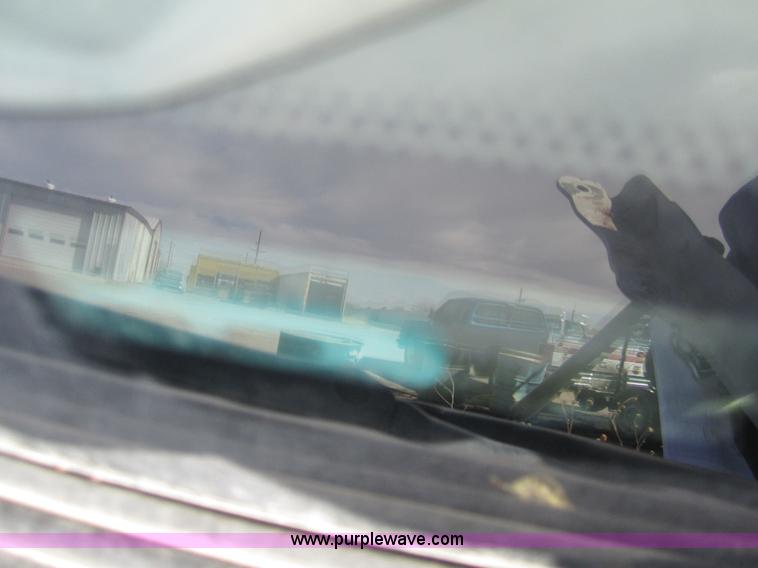 image for item 6487 2004 Ford F250 pickup truck