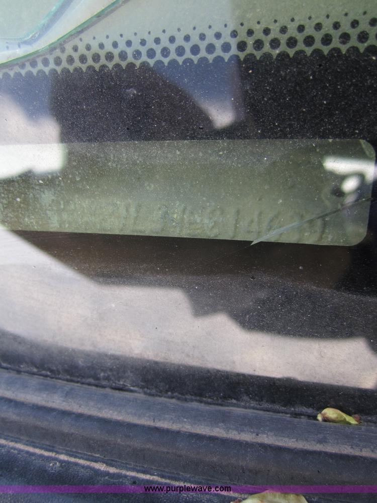 image for item 6487 2004 Ford F250 pickup truck