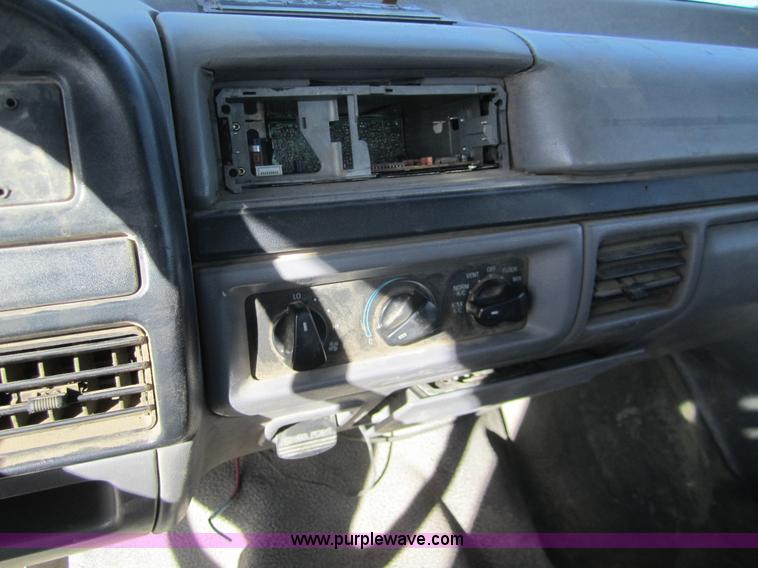 image for item 6488 1996 Ford F350 pickup truck