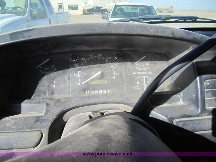 image for item 6488 1996 Ford F350 pickup truck