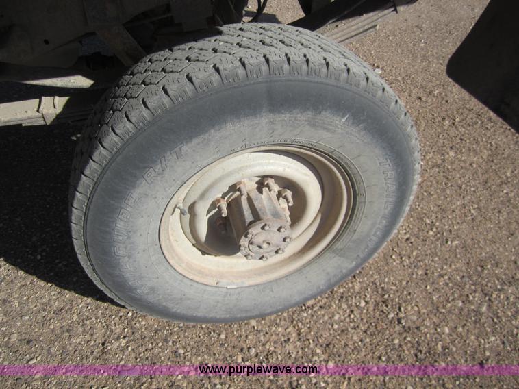 image for item 6488 1996 Ford F350 pickup truck