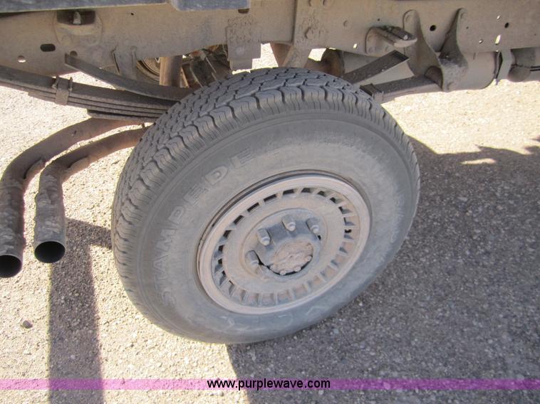 image for item 6488 1996 Ford F350 pickup truck