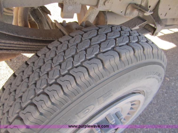 image for item 6488 1996 Ford F350 pickup truck