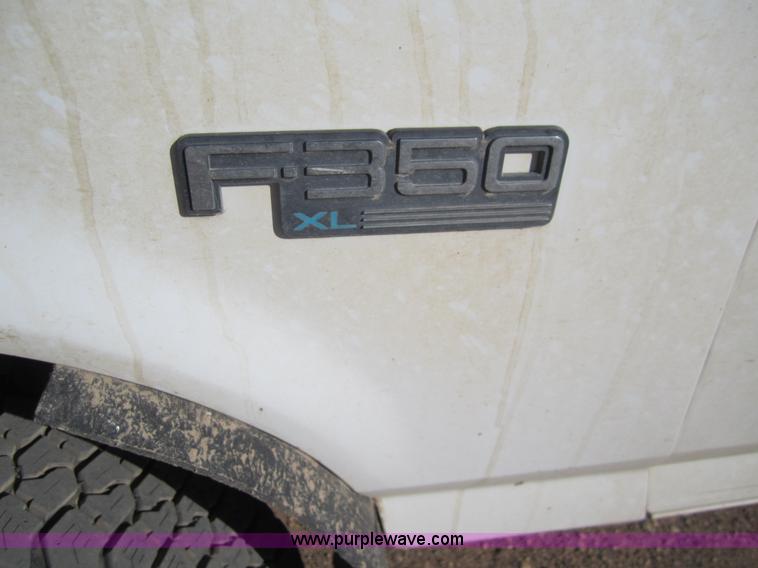 image for item 6488 1996 Ford F350 pickup truck