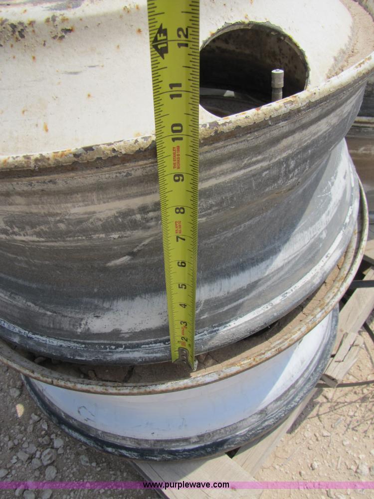 image for item 9000 (8) 22.5" truck wheels