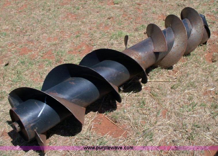 image for item 1002 1997 Mac Don 870 adapter for John Deere combine