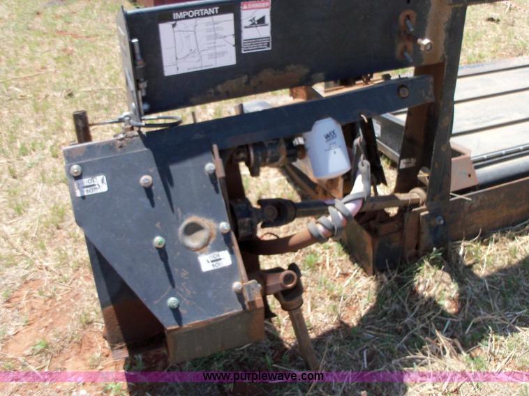 image for item 1002 1997 Mac Don 870 adapter for John Deere combine