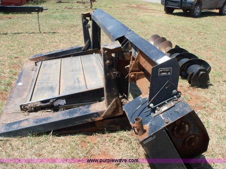 image for item 1002 1997 Mac Don 870 adapter for John Deere combine